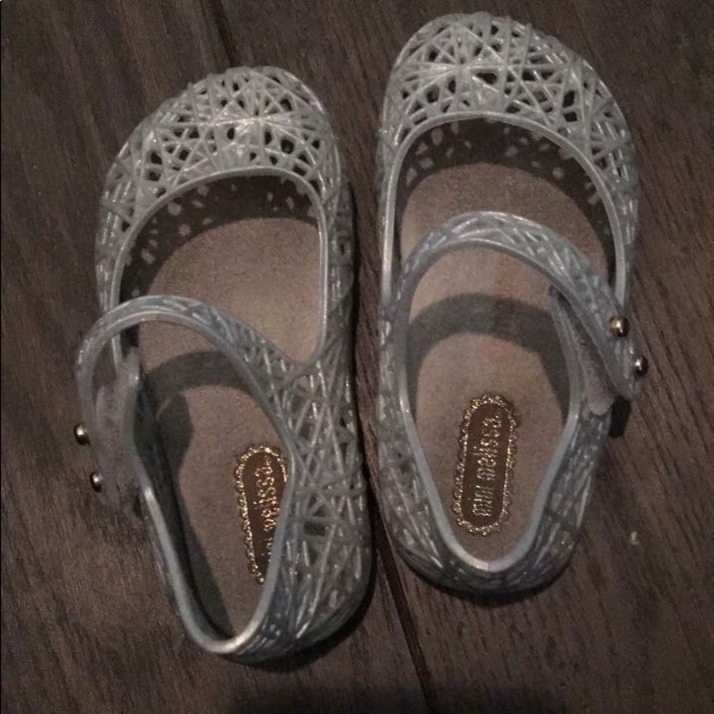 Mini Melissa’s size 6